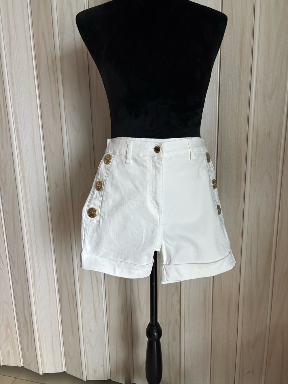 High-Waist White Button-Accent Women’s Shorts by